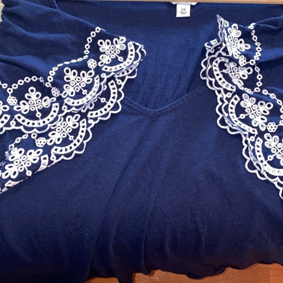 Crown & Ivy Navy Blouse with Lace Detail - Picture 3 of 4